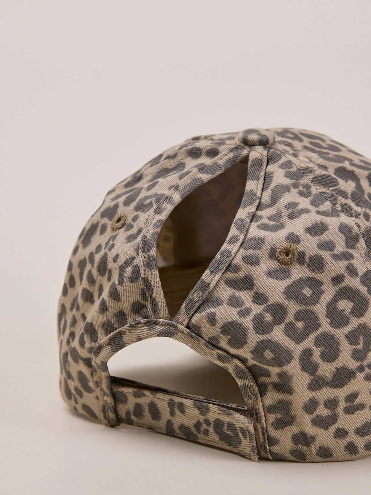 Leopard cap - Image 3
